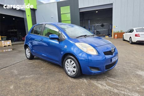 Blue 2010 Toyota Yaris Hatchback Yr