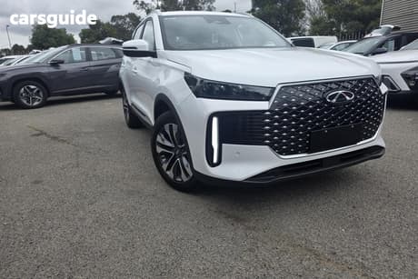 White 2025 Chery Tiggo 4 Wagon Ultimate