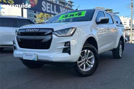 White 2021 Isuzu D-MAX Crew Cab Utility Ls-M (4X4)