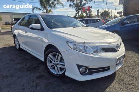 White 2014 Toyota Camry Sedan Atara S