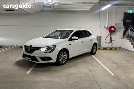 White 2016 Renault Megane Hatchback Zen