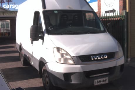 White 2010 Iveco Daily Commercial