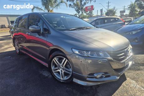 Grey 2011 Honda Odyssey Wagon Luxury