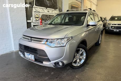 Silver 2014 Mitsubishi Outlander Wagon Es (4X4)