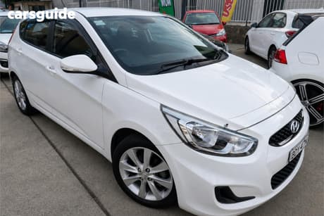 White 2018 Hyundai Accent Hatchback Sport