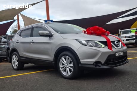 Silver 2014 Nissan Qashqai Wagon Ts