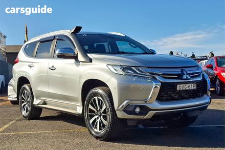 Silver 2017 Mitsubishi Pajero Sport Wagon Exceed (4X4) 7 Seat