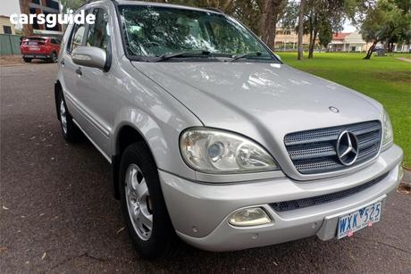 Silver 2004 Mercedes-Benz ML350 Wagon Classic (4X4)