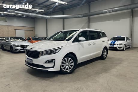 White 2019 Kia Carnival Wagon S