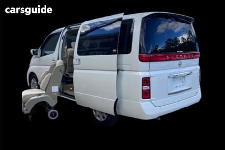 White 2005 Nissan Elgrand Wagon