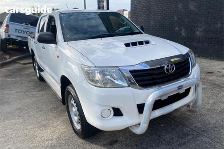 White 2014 Toyota Hilux Dual Cab Pick-up Sr (4X4)