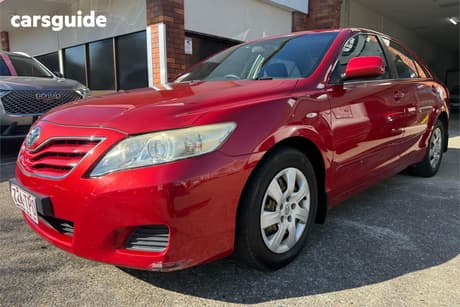 Red 2010 Toyota Camry Sedan Altise