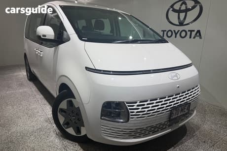 White 2024 Hyundai Staria Wagon