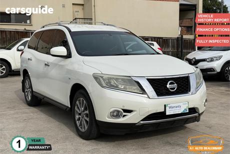 White 2015 Nissan Pathfinder Wagon St (4X2)