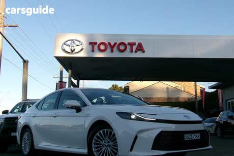 White 2025 Toyota Camry Sedan Ascent Hybrid