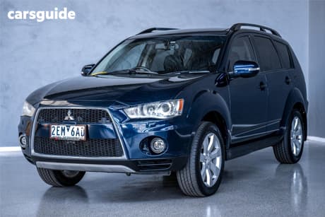 Blue 2011 Mitsubishi Outlander Wagon Xls