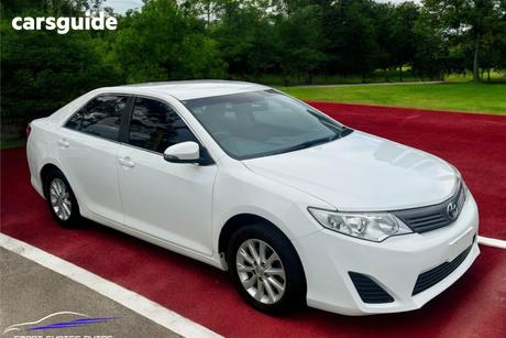 White 2014 Toyota Camry Sedan Altise