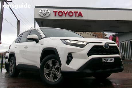 White 2023 Toyota RAV4 Wagon Gx (2Wd) Hybrid