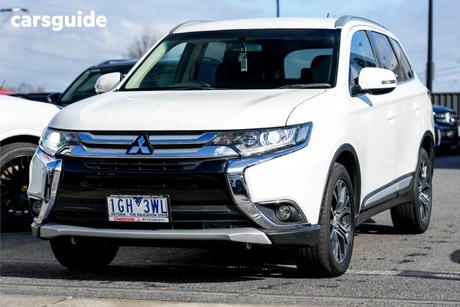 White 2015 Mitsubishi Outlander Wagon Ls (4X2)