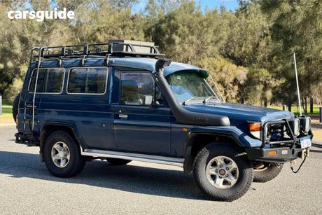 Blue 2001 Toyota Landcruiser Wagon (4X4)