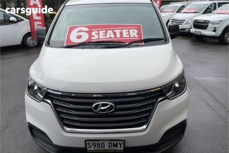 White 2021 Hyundai Iload Crew Van 6S Liftback
