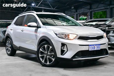 Silver 2024 Kia Stonic Wagon Sport