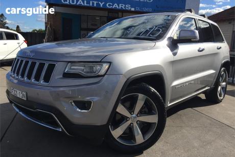 Silver 2014 Jeep Grand Cherokee Wagon Limited (4X4)