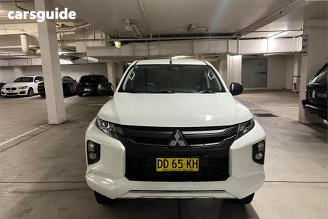 White 2022 Mitsubishi Triton Double Cab Pick Up Glx (4X2)