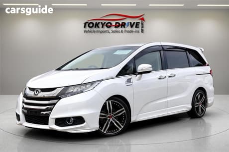 White 2016 Honda Odyssey Wagon (Hybrid)