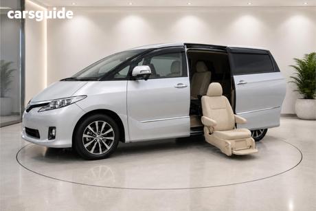 White 2014 Toyota Estima SUV WELCAB