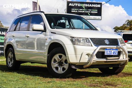 White 2009 Suzuki Grand Vitara Wagon (4X4)