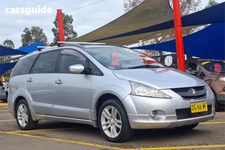 Silver 2008 Mitsubishi Grandis Wagon Vr-X