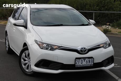White 2018 Toyota Corolla Hatchback Ascent