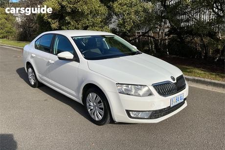 White 2014 Skoda Octavia Hatchback 103 Tsi Ambition