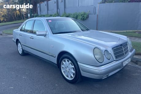 Silver 1999 Mercedes-Benz E320 Sedan Avantgarde