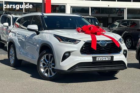 White 2022 Toyota Kluger Wagon Grande Hybrid Awd