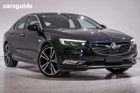 Blue 2019 Holden Calais Liftback V