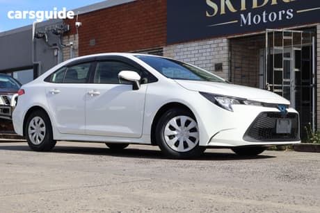 White 2021 Toyota Corolla SUV (HYBRID) -G X