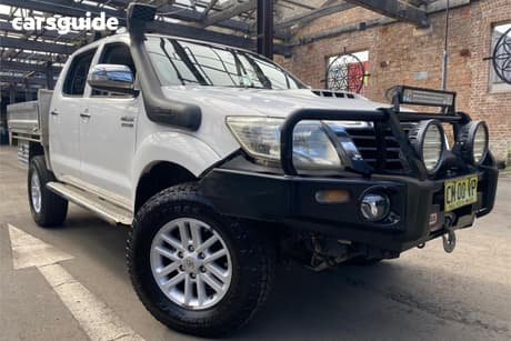 White 2012 Toyota Hilux Dual Cab Pick-up Sr5 (4X4)