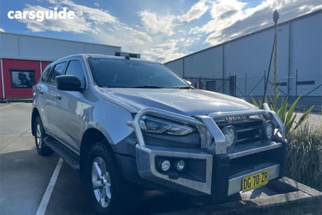 Silver 2023 Isuzu MU-X Wagon Ls-M (4X4)