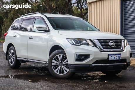 White 2017 Nissan Pathfinder Wagon St (4X2)
