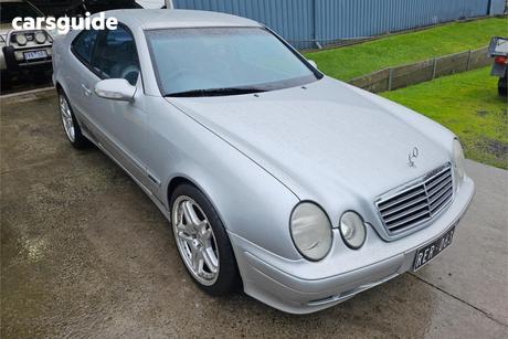 Silver 2000 Mercedes-Benz CLK430 Coupe Avantgarde