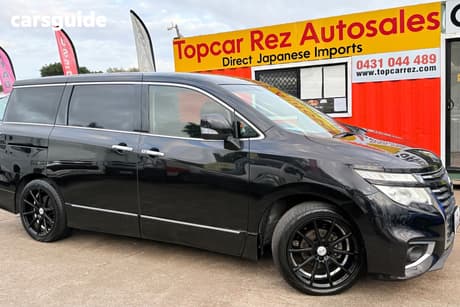 Black 2017 Nissan Elgrand Wagon