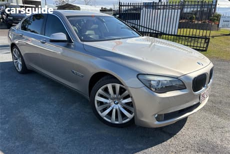 Gold 2010 BMW 730D Sedan 30D