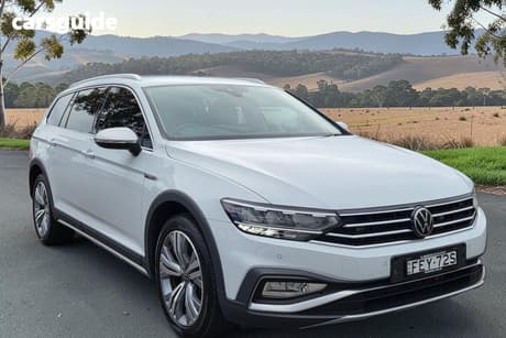 White 2023 Volkswagen Passat Wagon Alltrack 162Tsi Premium (Rf)