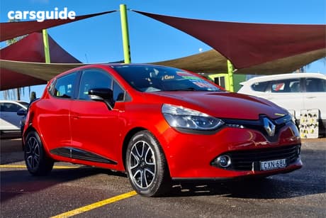 Red 2015 Renault Clio Hatchback Expression