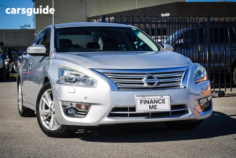 Silver 2014 Nissan Altima Sedan St-L