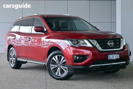 Red 2017 Nissan Pathfinder Wagon St-L (4X2)