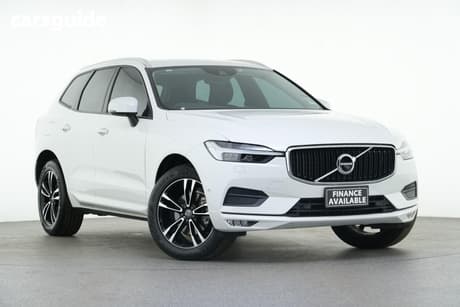White 2020 Volvo XC60 Wagon D4 Momentum (Awd)
