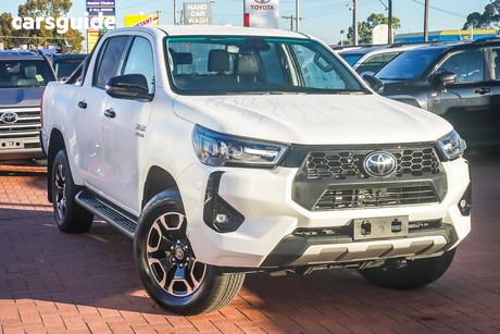 White 2025 Toyota Hilux Double Cab Chassis Sr5 48V (4X4)
